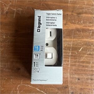 Legrand Pass & Seymour 15A 120/125VAC Tamper Resistant Toggle Switch/Outlet